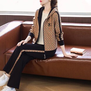胖人妈妈女运动两件套套装高档休闲中年连帽印花长袖休闲服尚秋季