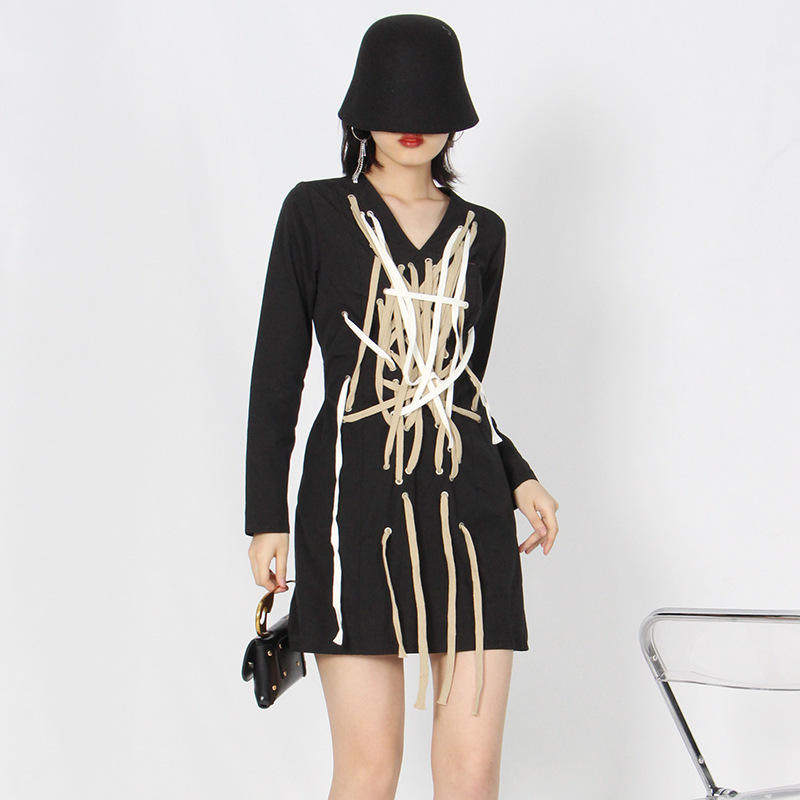 新款个性小众2026 春街头潮人高级感长袖连衣裙高腰显瘦A字裙单件