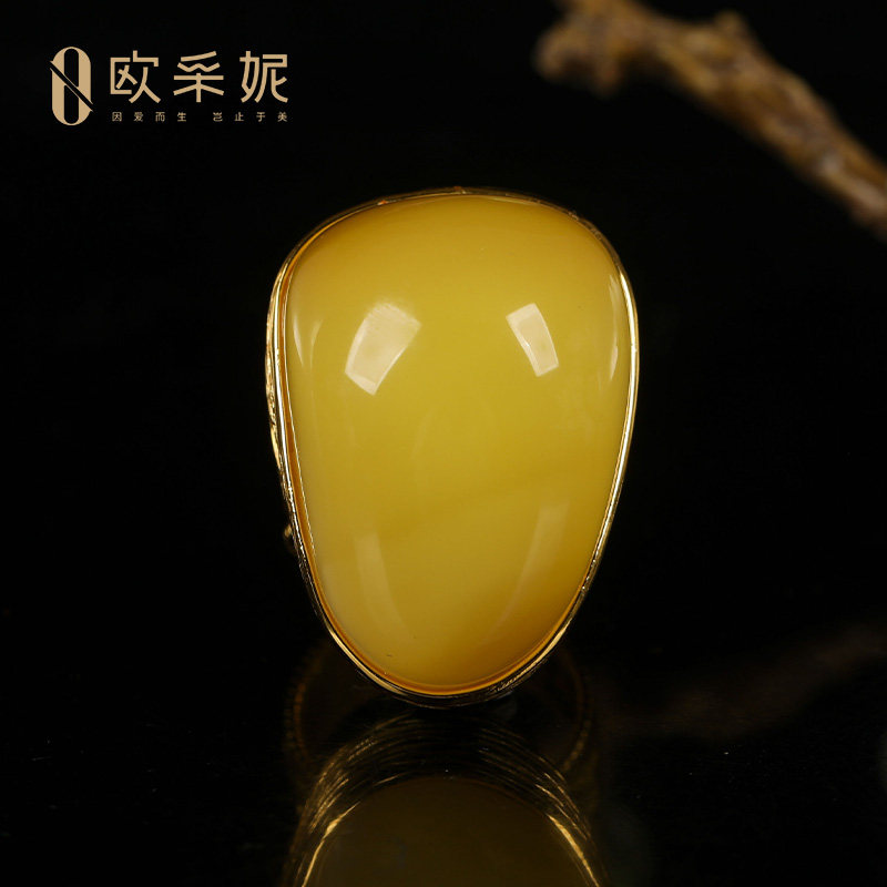 欧采妮S925银镶鸡油黄蜜蜡戒指