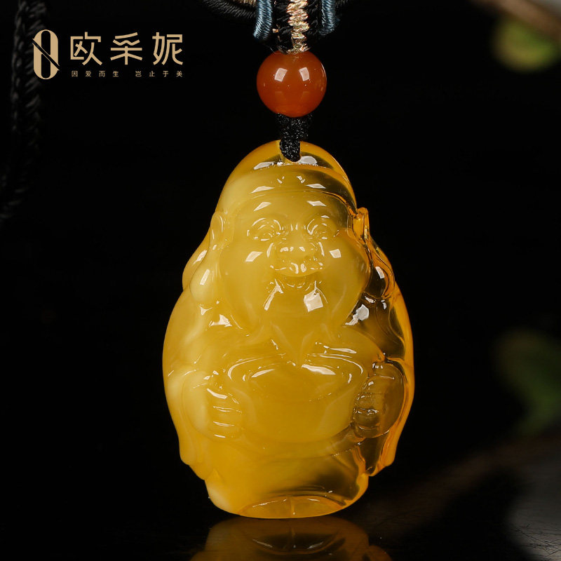 欧采妮蜜蜡吊坠【孤品自在弥勒笑佛】天然原石鸡油黄雕刻挂坠俄料