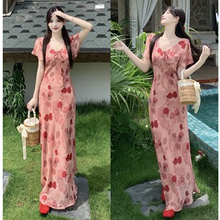 大码法式气质玫瑰碎花V领连衣裙女夏季胖mm度假风显瘦绝美长裙子