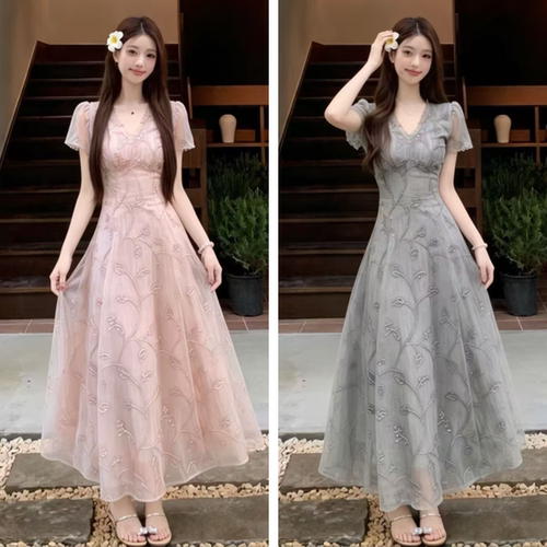 法式温柔风重工粉色V领连衣裙女