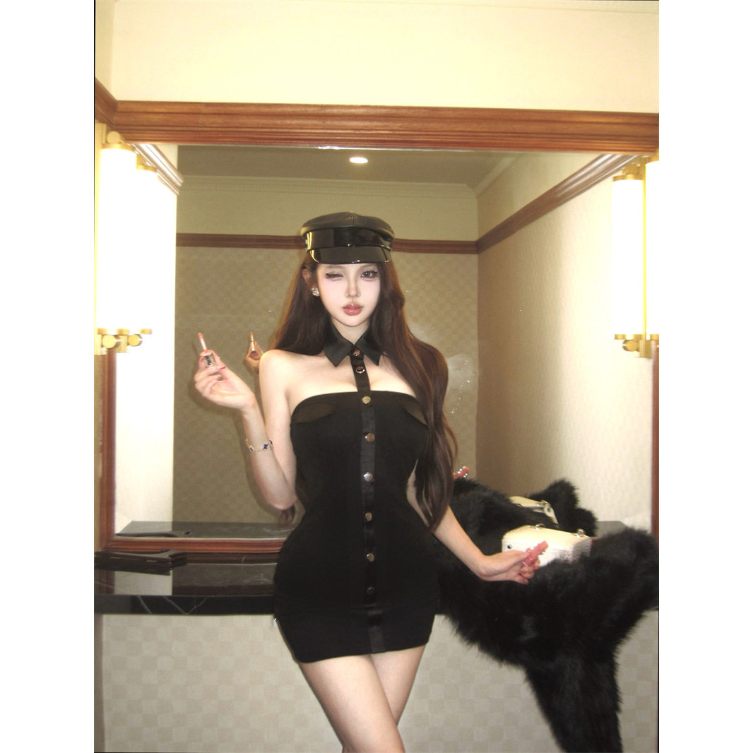 千金风挂脖抹胸连衣裙女秋季纯欲性感包臀裙巨好看绝美内搭裙子