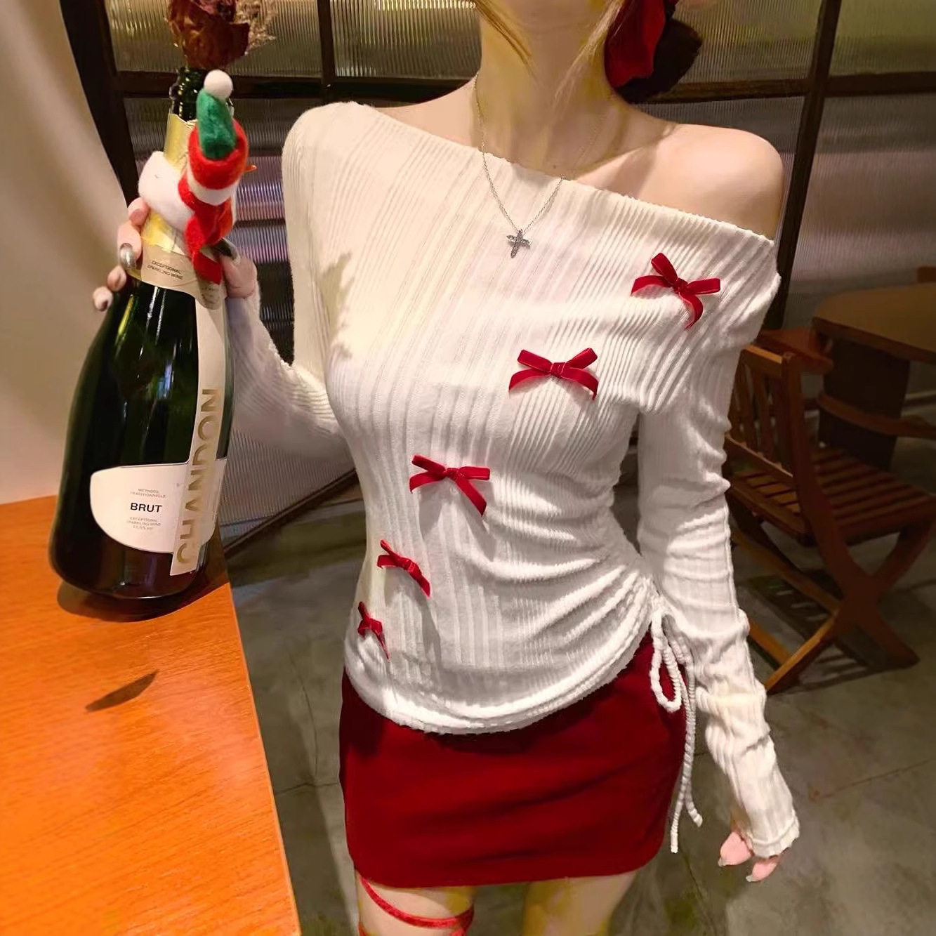 蝴蝶结纯欲露肩一字领打底衫女秋冬新款甜辣妹收腰显瘦长袖上衣
