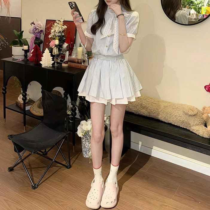 韩系学院风条纹衬衫泡泡袖连衣裙子女夏季新款气质设计感收腰短裙