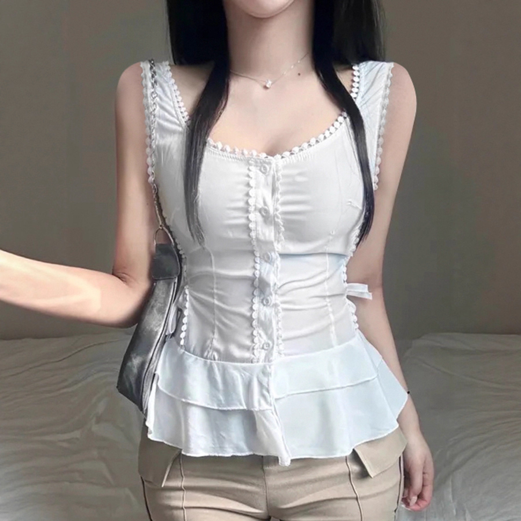 2026夏季新品U领花边纽扣开衫纯欲风少女百搭小背心女