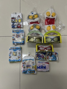 赛文初代奥特曼周边，眼镜短袖沙滩排球毛绒拖鞋，具体看详情介绍