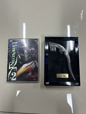 正版绝版，赛文X奥特曼，第二套视频盘，特典武器冰斧，正版收藏