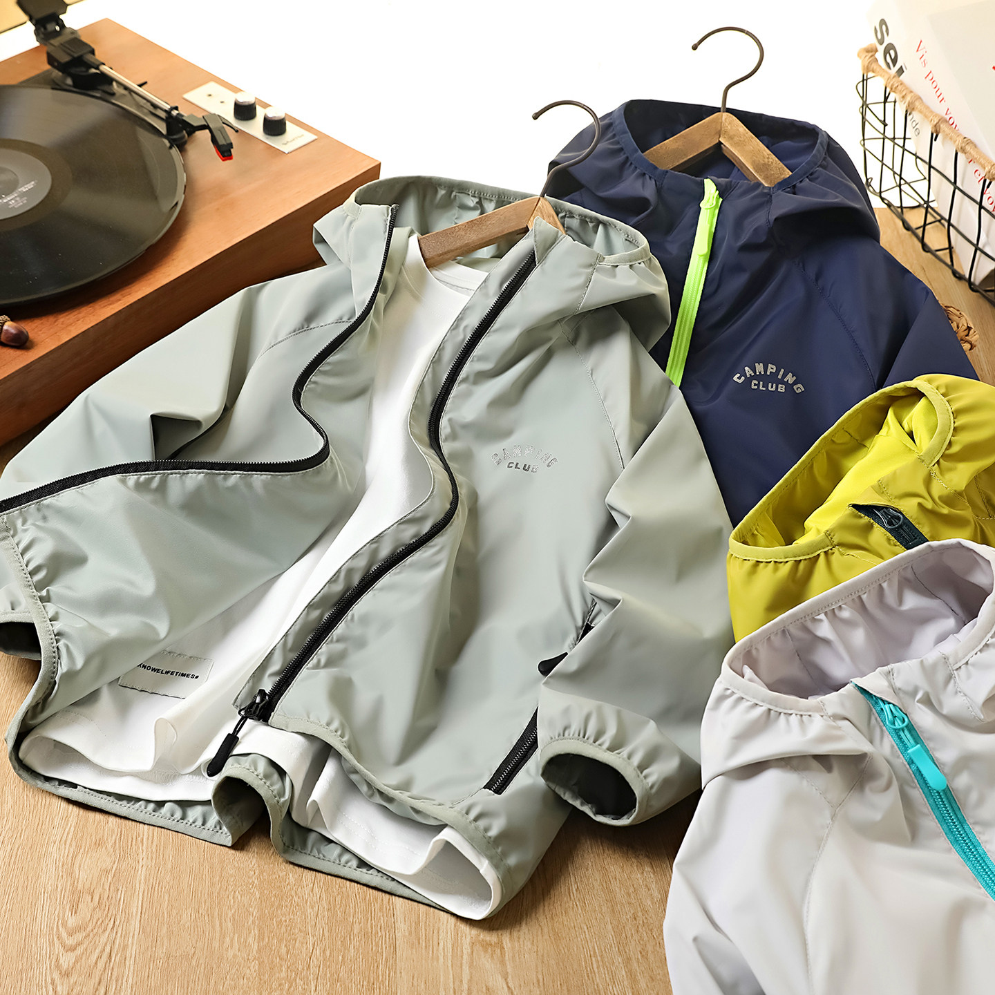 男童连帽外套春装2026新款儿童休闲透气上衣中大童帅气运动拉链衫