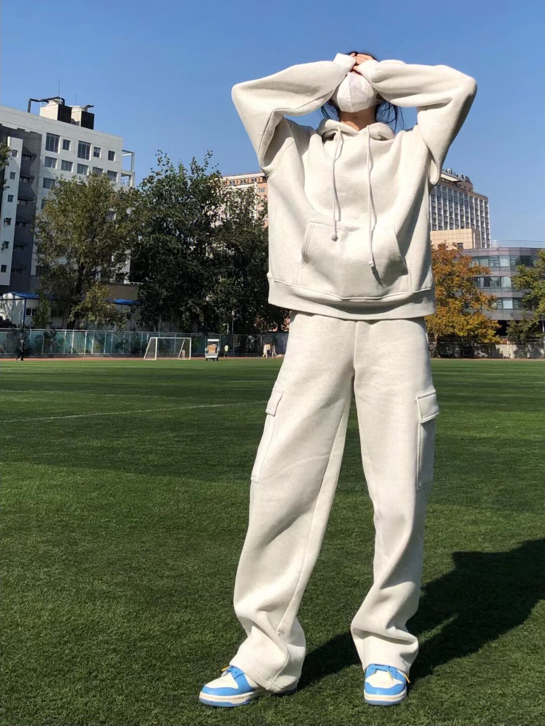 여성 가을 겨울을위한 미국의 느슨한 운동복 정장 새로운 회색 벨벳 두꺼운 후드 티셔츠 작업복 투피스 유행 세트