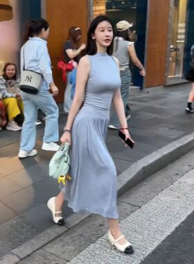 蓝色小哈无袖背心高腰半身裙套装