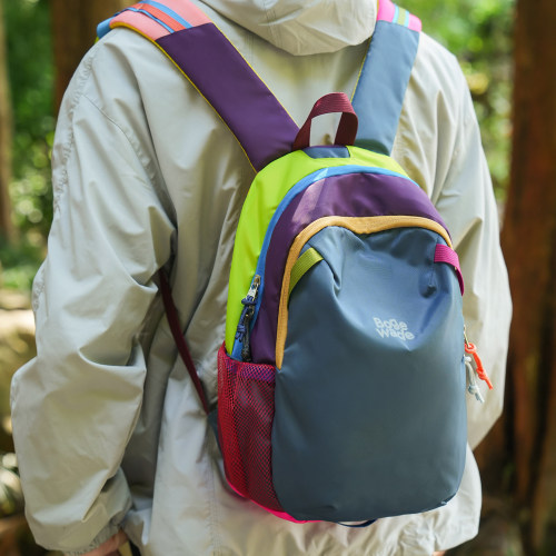 户外运动休闲轻便旅行双肩包