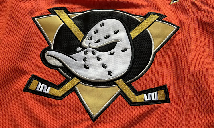 유럽과 미국의 스포츠 하라주쿠 스타일 힙합 힙합 긴팔 NHL 아이스 하키 유니폼 느슨한 대형 자수 저지