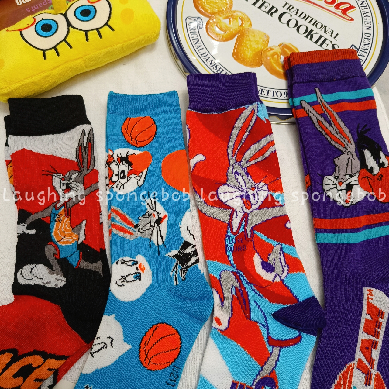 出口单兔八哥可爱卡通动漫中长筒周边百搭潮袜