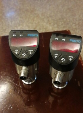 拆机费斯托压力传感器二个,型号SPAW-B2R,成色见图.有 议价