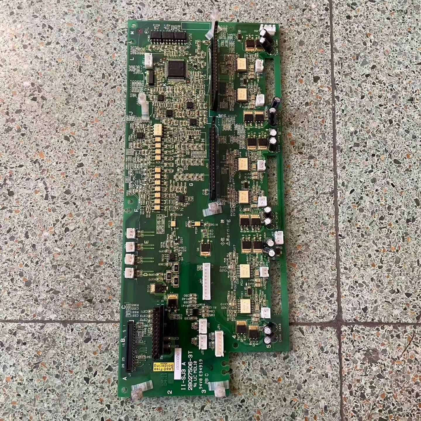 II-SJ3A 2B027506-2Z-3T变频器SJ300-L300P-37-45-55kw驱动板