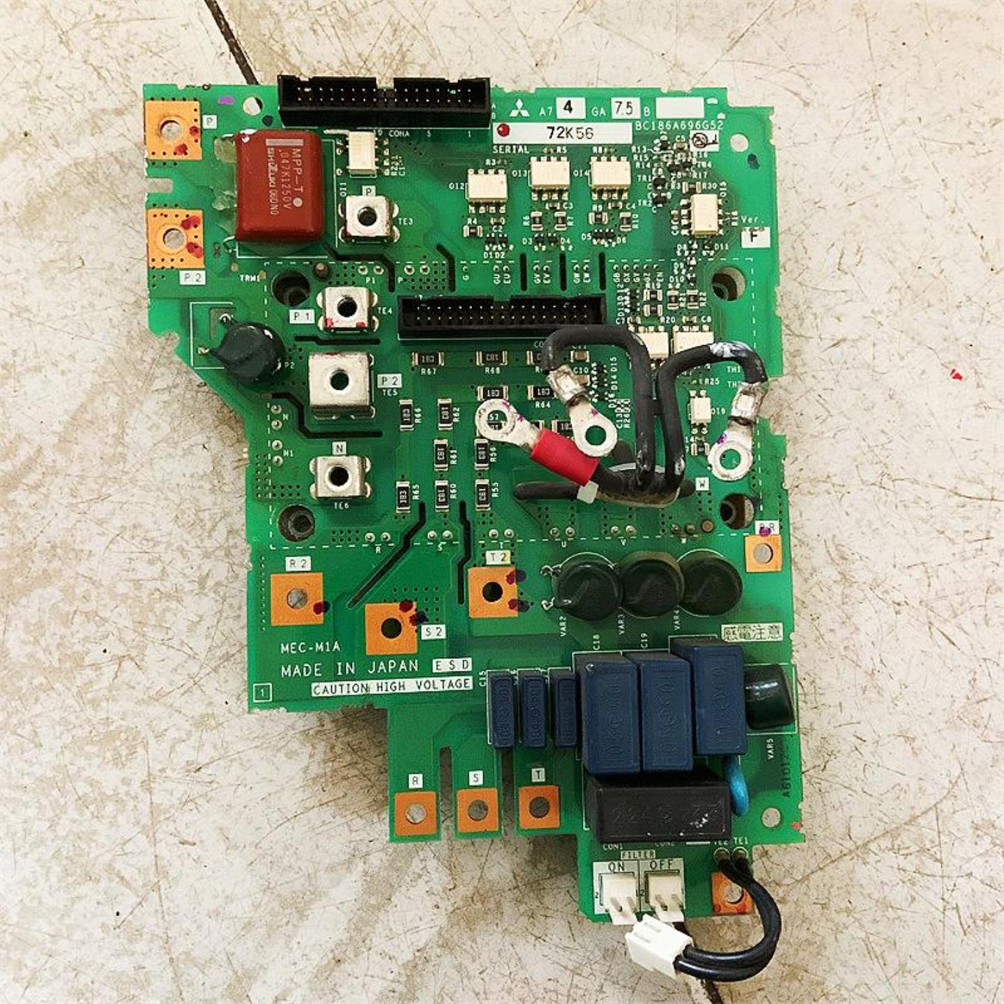 BC186A696G52三菱变频器55-75-11KW底保护触发驱动板A74GA75B