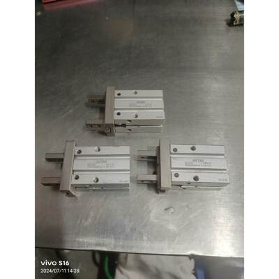 汇盈 传感器亚德客手指气缸 HFZ16 如图,功能正常,需要