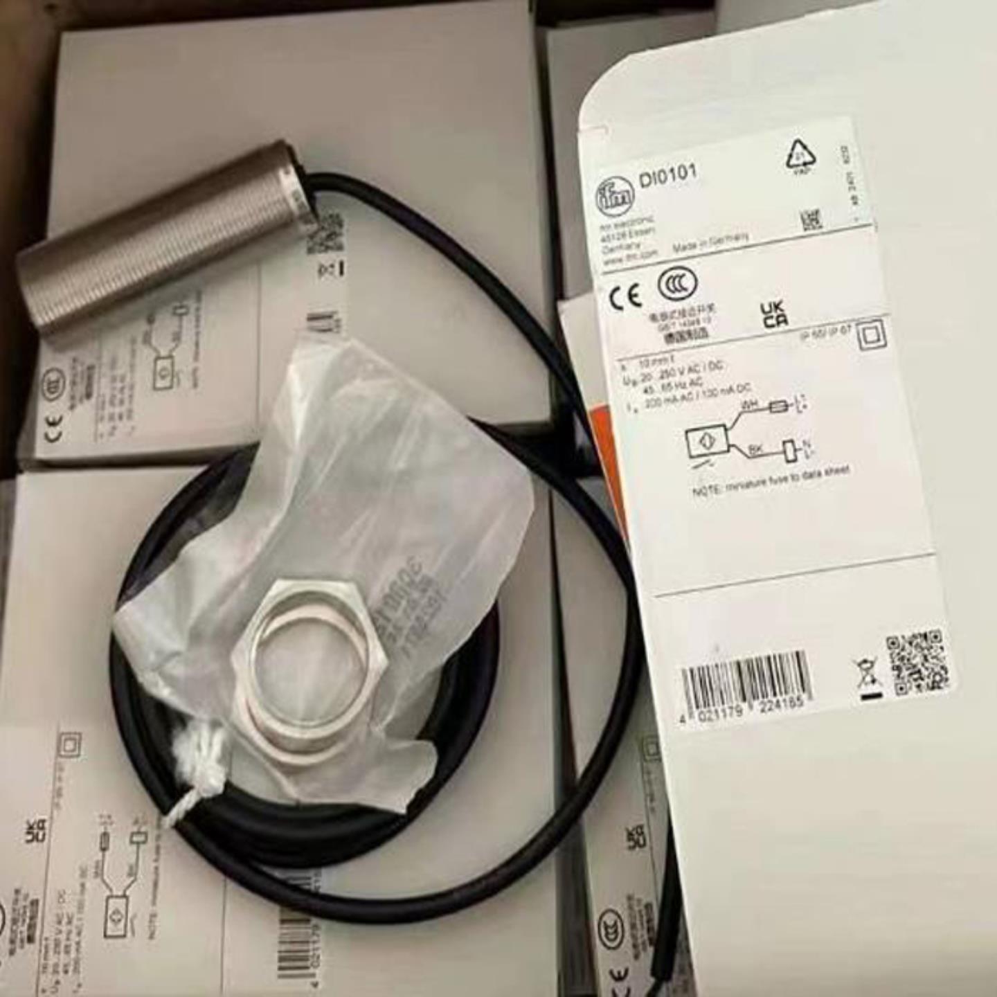 全新原装 易福门DI0101 电感式接近开关  全新未拆