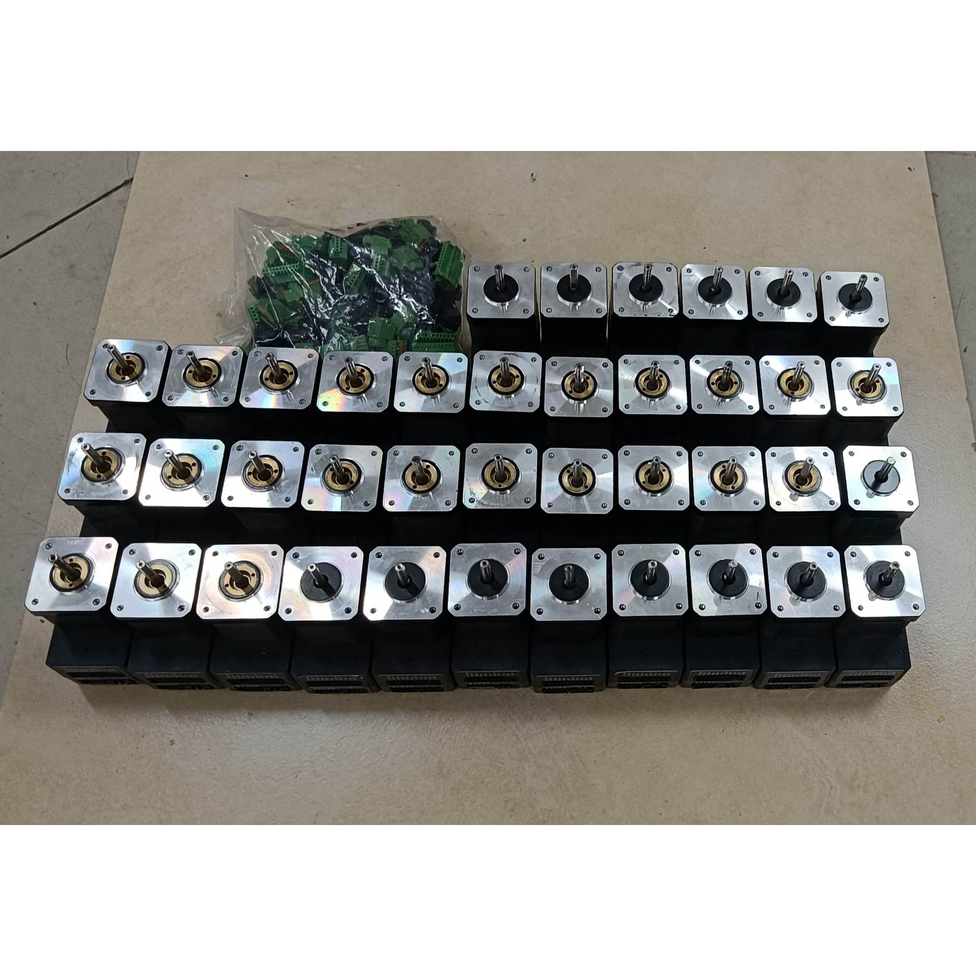 汇盈 传感器39个0.52牛米鸣志42闭环一体步进电机Y2SSSM17S