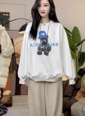 慧慧来自星星女装店 BALLL 新款两色加绒小熊圆领卫衣