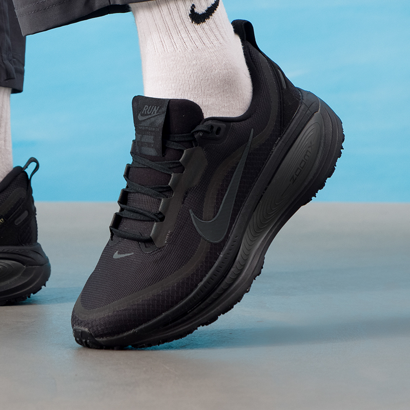 NIKE耐克男鞋2025冬季新款迈柔VOMERO 18 GTX运动鞋跑步鞋HQ7001