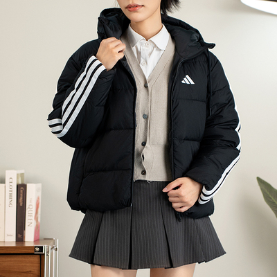阿迪达斯黑色宽松连帽羽绒服女款2025冬季三条纹短款休闲羽绒外套