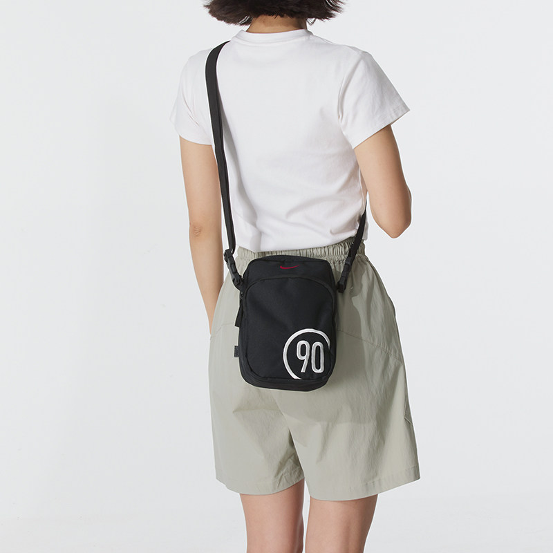 耐克男包女包 26新款户外轻便运动包便携单肩包休闲手机包斜挎包