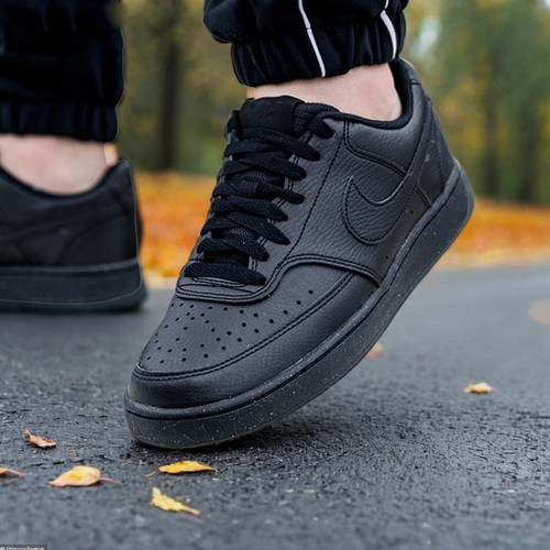 加垫低帮鞋口，橡胶外底