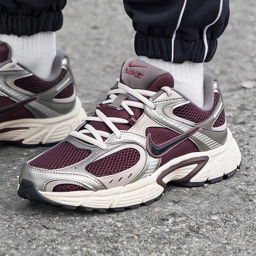 NIKE耐克正品男鞋冬季新款复古老爹鞋V5 RNR运动鞋轻便慢跑休闲鞋