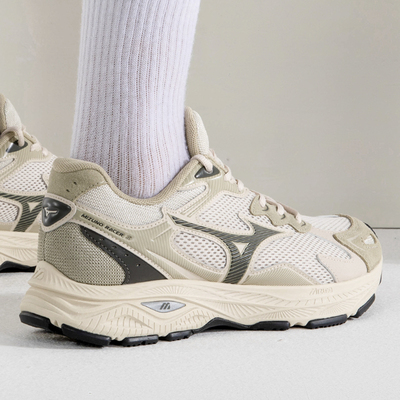 美津浓官方旗舰店RACERS跑步鞋男女冬季运动鞋西湖龙井配色竞速鞋