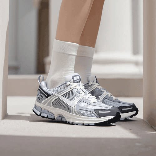 NIKE耐克女鞋 冬季新款VOMERO5运动老爹鞋大童休闲跑步鞋HF6998