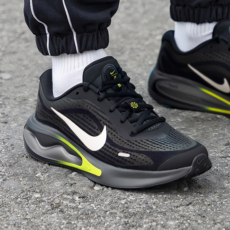 NIKE耐克男子跑步鞋男鞋冬季新款轻便减震跑鞋JOURNEY RUN运动鞋