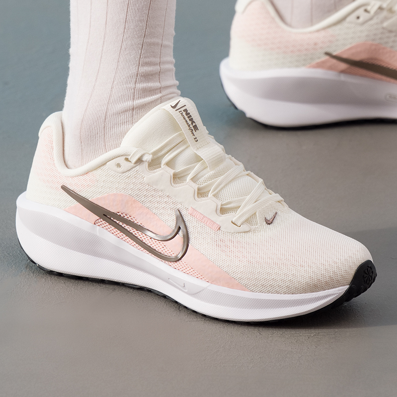 NIKE耐克女鞋官方旗舰店正品网面运动鞋缓震跑步鞋女款FD6476-107