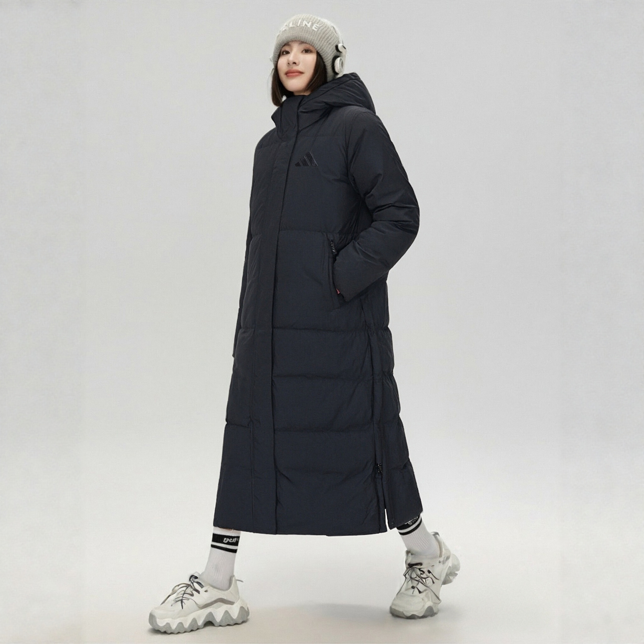 Adidas阿迪达斯羽绒服女