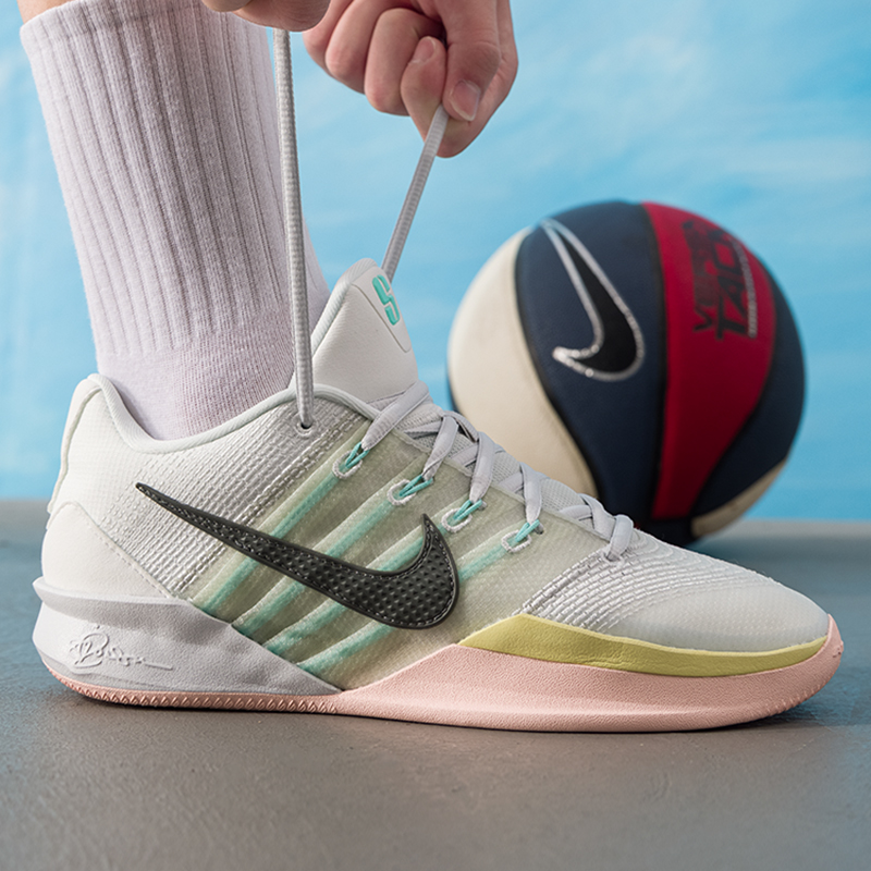 NIKE耐克减震篮球鞋女鞋冬季新款SABRINA 3训练鞋运动鞋比赛球鞋