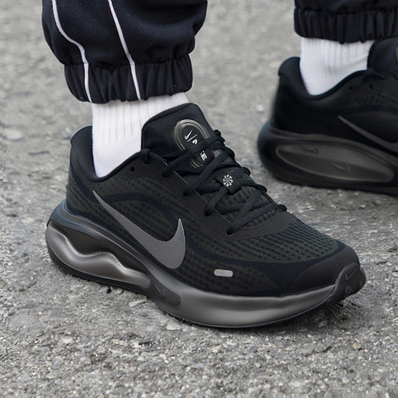 NIKE耐克复古休闲鞋男鞋2025冬季新款黑武士减震跑步运动鞋FN0228