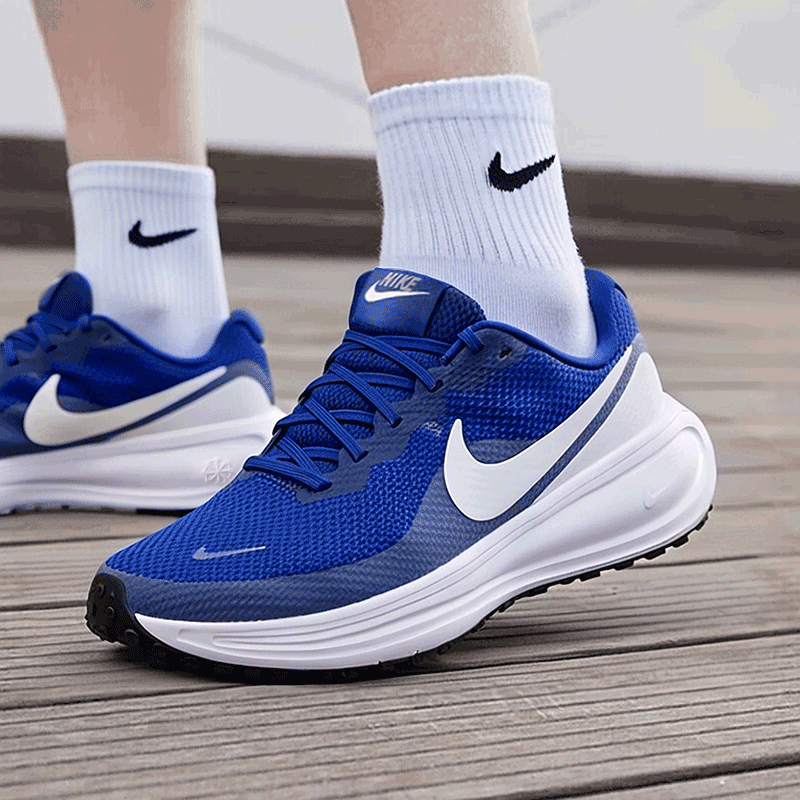NIKE耐克正品男鞋2025冬季新款REVOLUTION 8运动鞋减震透气跑步鞋