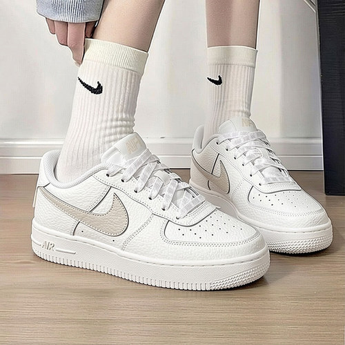 耐克AF1女款板鞋休闲运动鞋
