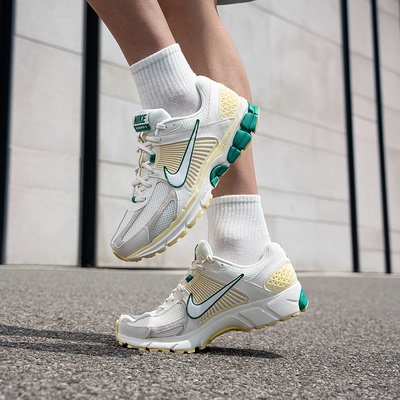 NIKE耐克男鞋zoom vomero5气垫减震运动鞋潮流轻便休闲鞋FN8361