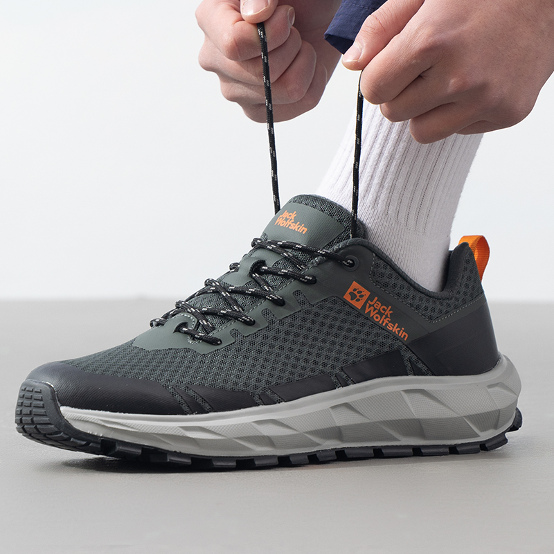 狼爪官网旗舰徒步鞋男鞋冬季新款户外抓地运动鞋耐磨轻便登山鞋潮
