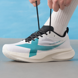 特步两千公里5代PRO跑步鞋男鞋2026新款体考耐磨运动鞋男减震跑鞋