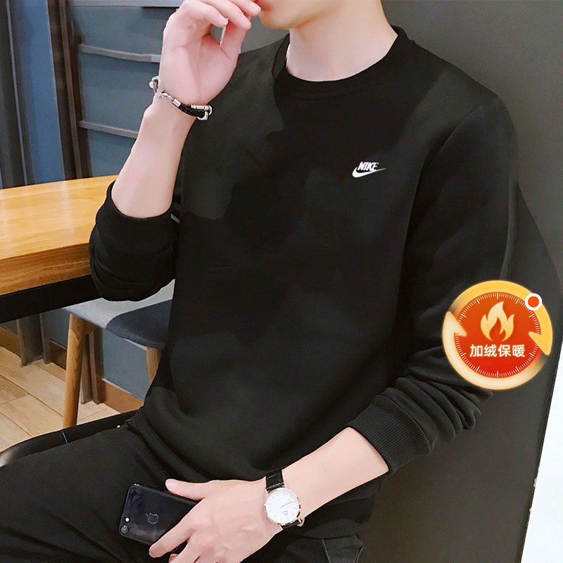 罗纹领口、袖口与下摆，刺绣logo