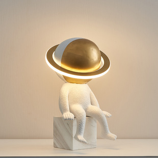 网红宇航员家居饰品照明灯具创意摆件酒店奶茶书店开业打卡点装饰