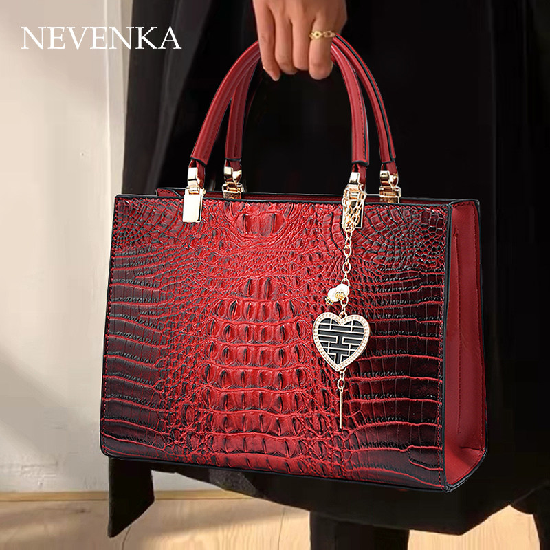 包包女包2023新款手提包红色送妈妈礼物大气轻奢高级感斜挎包喜包