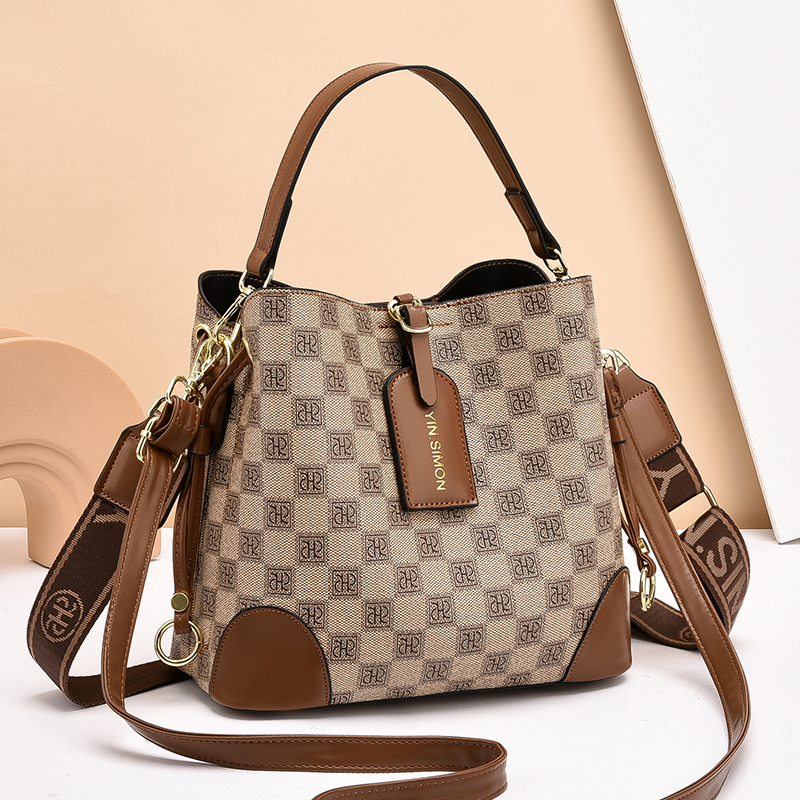 尼雯卡大气水桶包轻奢通勤送妈妈