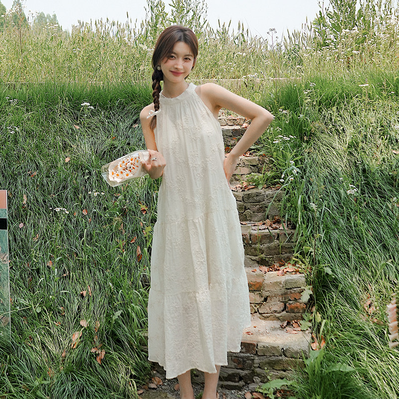 文艺气质高级感连衣裙2023新款女夏宽松长裙海边度假挂脖仙女裙仙,女装连衣裙,Mushroom