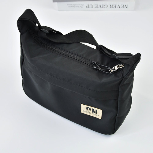 2025新款百搭牛津布单肩斜挎包