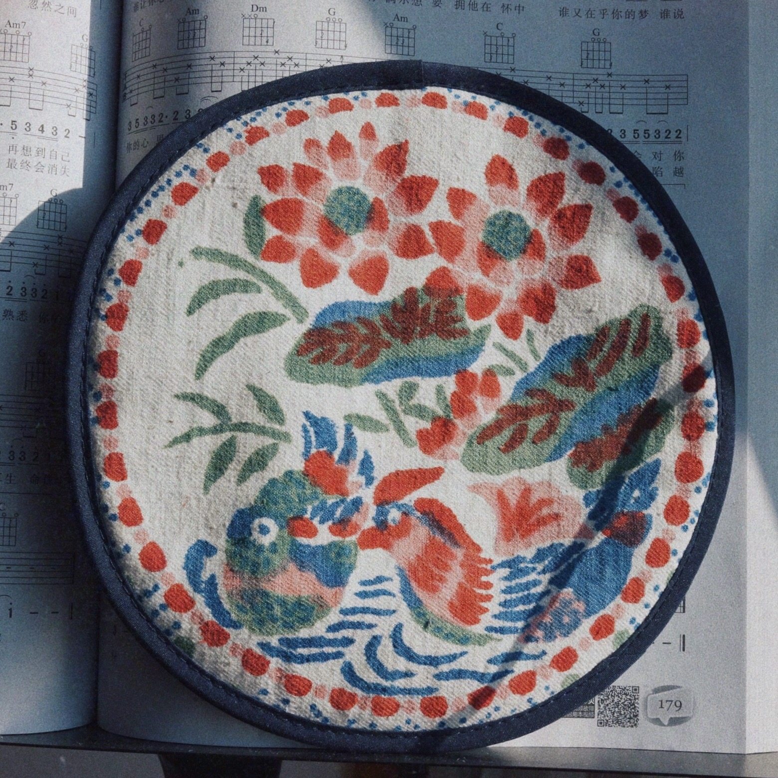 【时舟】鸳鸯荷花 蓝圆点手工织布 双面用 夹棉防烫餐垫 隔热布垫,节庆用品/礼品,文化创意杯垫/餐垫,淘宝优惠券,粉丝福利购,淘宝优惠卷