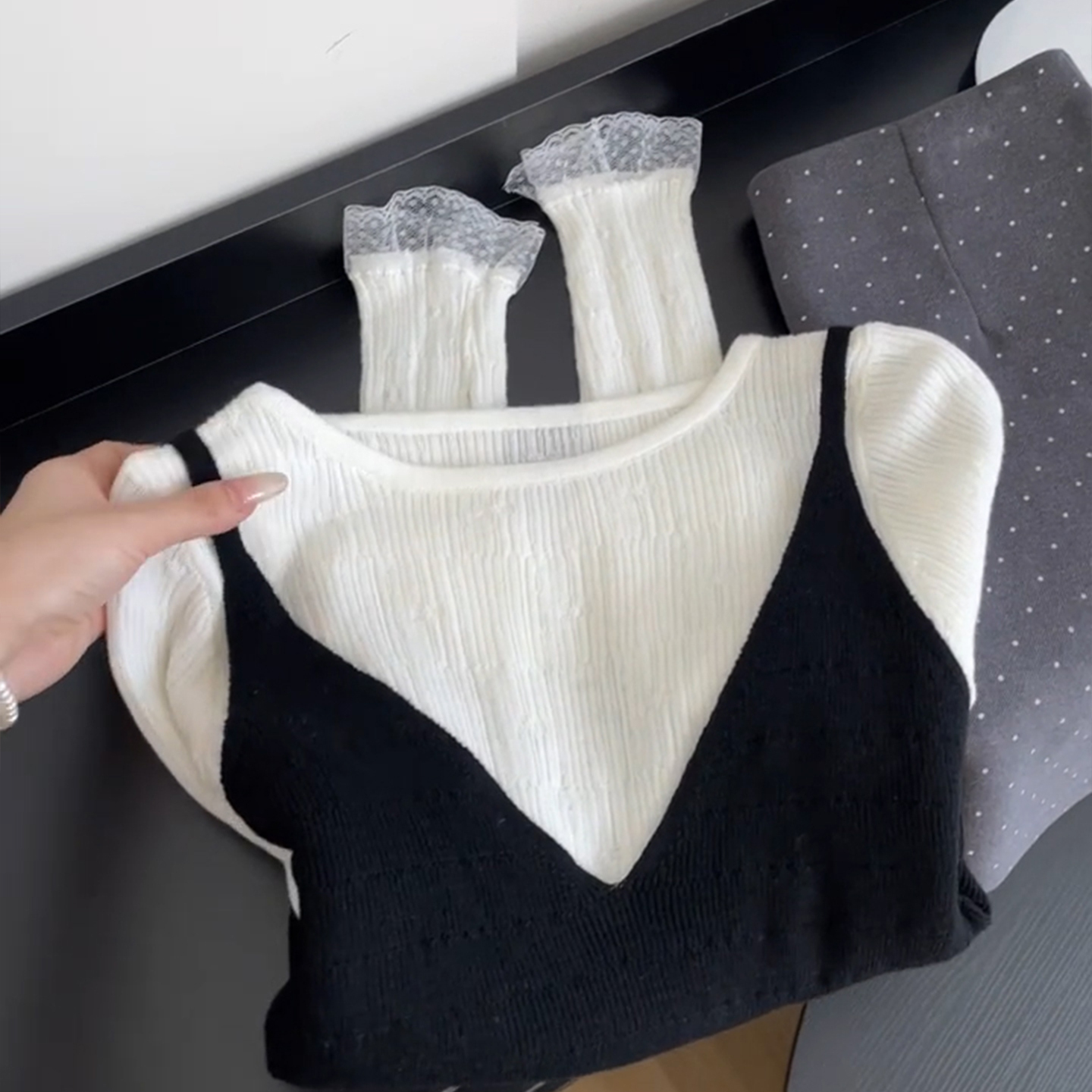 小众叠穿背心修身显瘦长袖针织衫